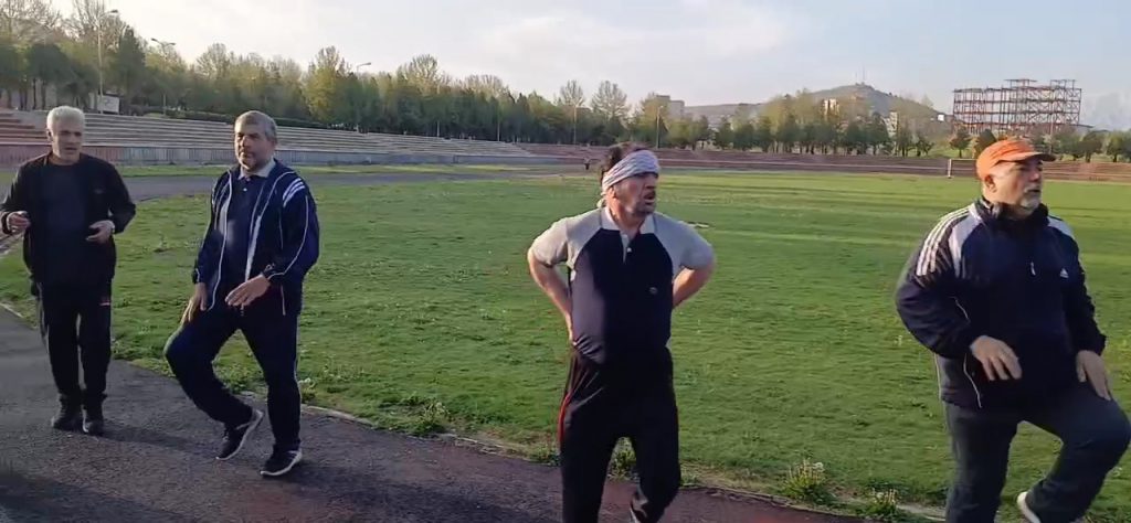 برگزاری ورزش صبحگاهی هیات ورزشهای همگانی شهرستان نهاوند در استادیوم علیمرادیان