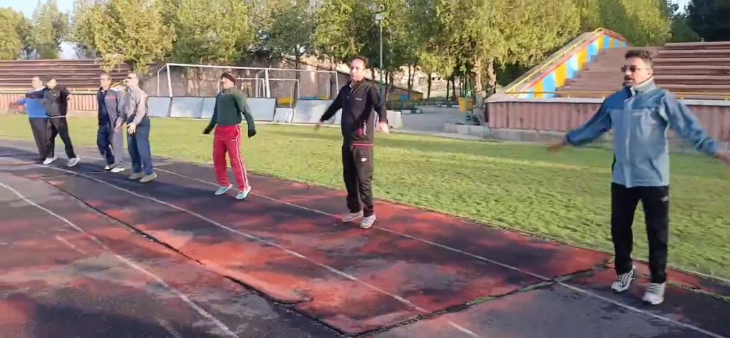 برگزاری ورزش صبحگاهی هیات ورزشهای همگانی شهرستان نهاوند در استادیوم علیمرادیان