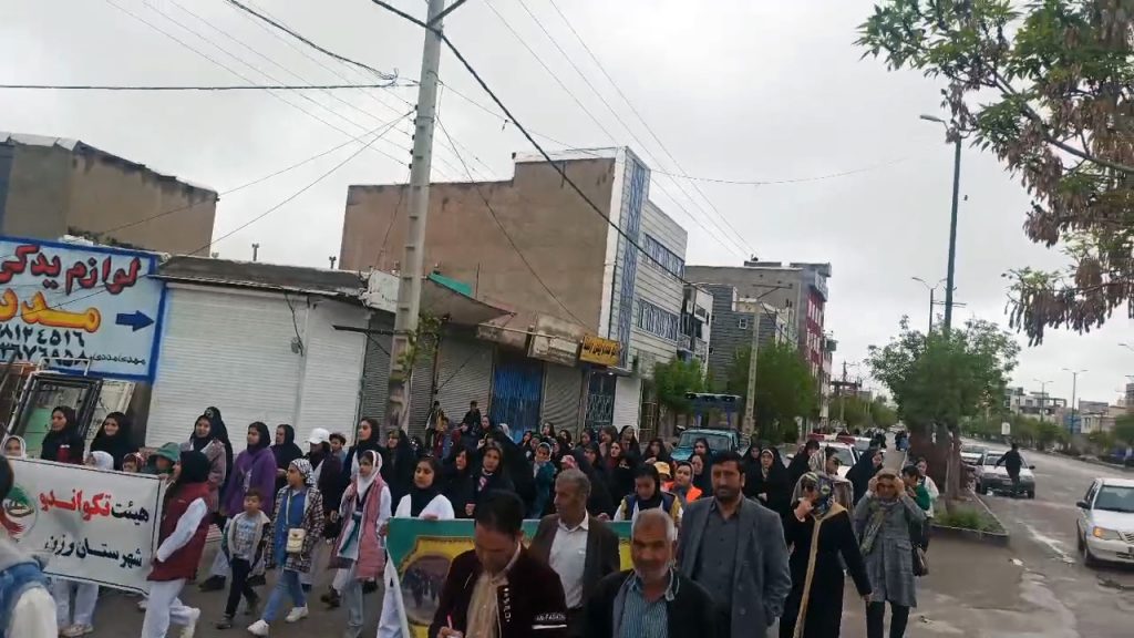 برگزاری همایش پیاده روی خانوادگی در شهرستان رزن توسط هیئت ورزشهای همگانی رزن