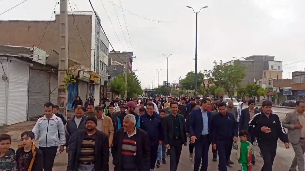 برگزاری همایش پیاده روی خانوادگی در شهرستان رزن توسط هیئت ورزشهای همگانی رزن