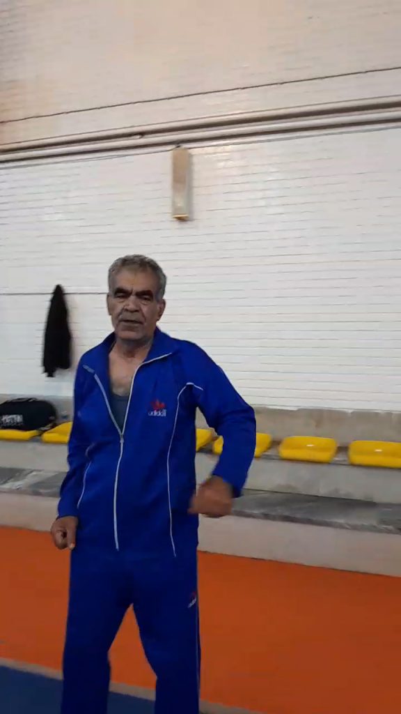 اجرای ورزش صبحگاهی هیئت ورزشهای همگانی نهاوند در سالن کشتی مهندس علیمرادیان نهاوند